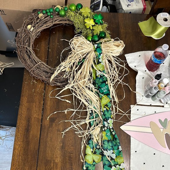 St Patrick's Wreath - Picture 10 of 10